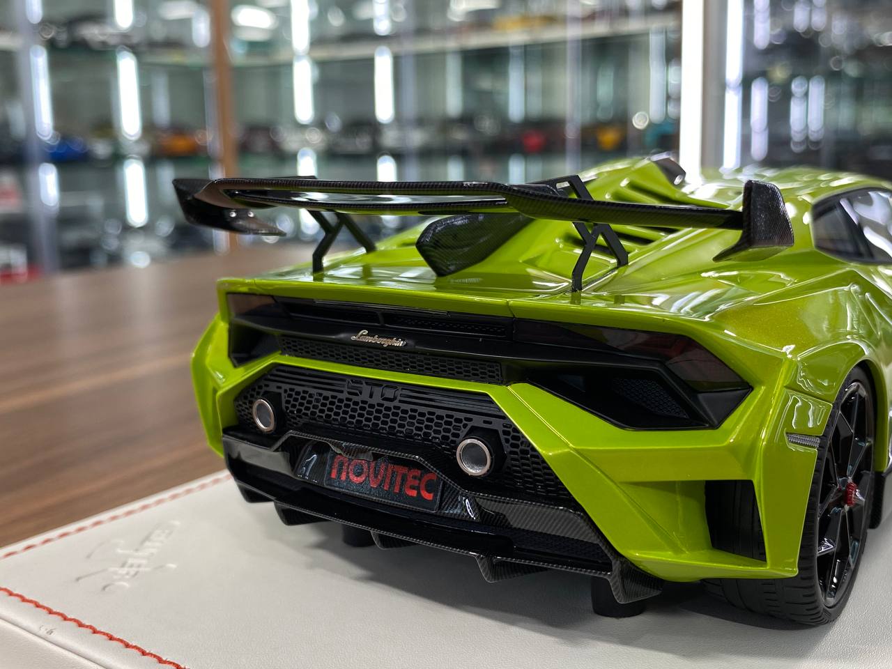 ★ 1/18 Runner Lamborghini Huracan STO Novitec – Green – Limited Edition (66 pcs)