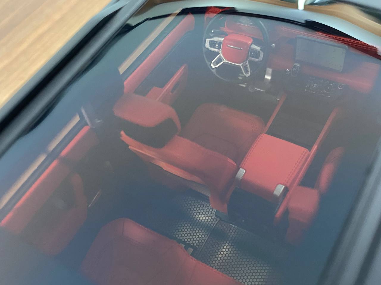 1/18 Resin MotorHelix Land Rover Defender 110 Matt Black Limited 50 pcs