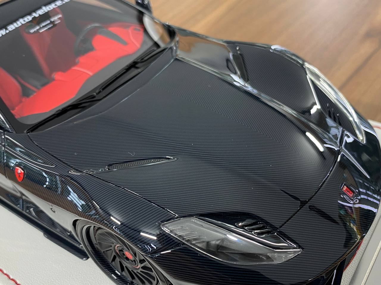 1/18 Resin model Davis & Giovanni Ferrari 812 Superfast SVR Limited Edition 10 pcs carbon fibre red/black interior