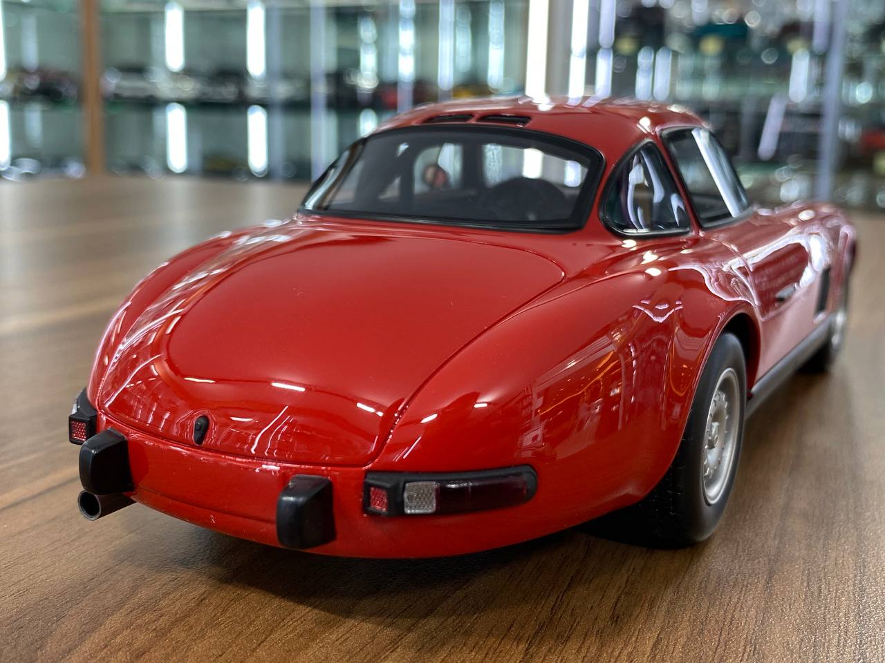 1/18 Mercedes-Benz AMG 300SL Red Model Car by Otto