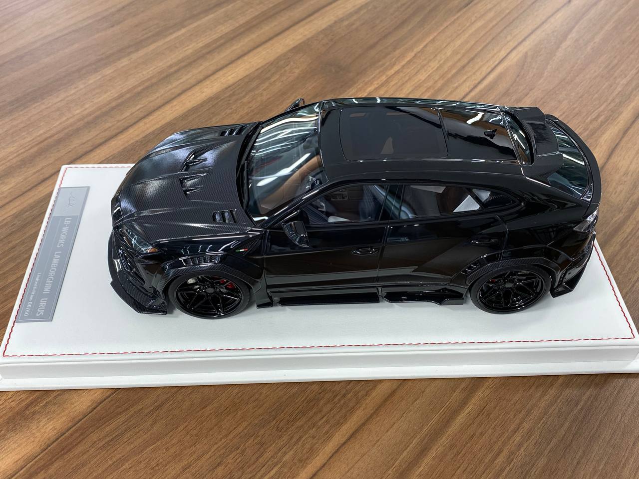 1/18 Resin Model - IVY Model Lamborghini URUS LB Works (Metallic Black)