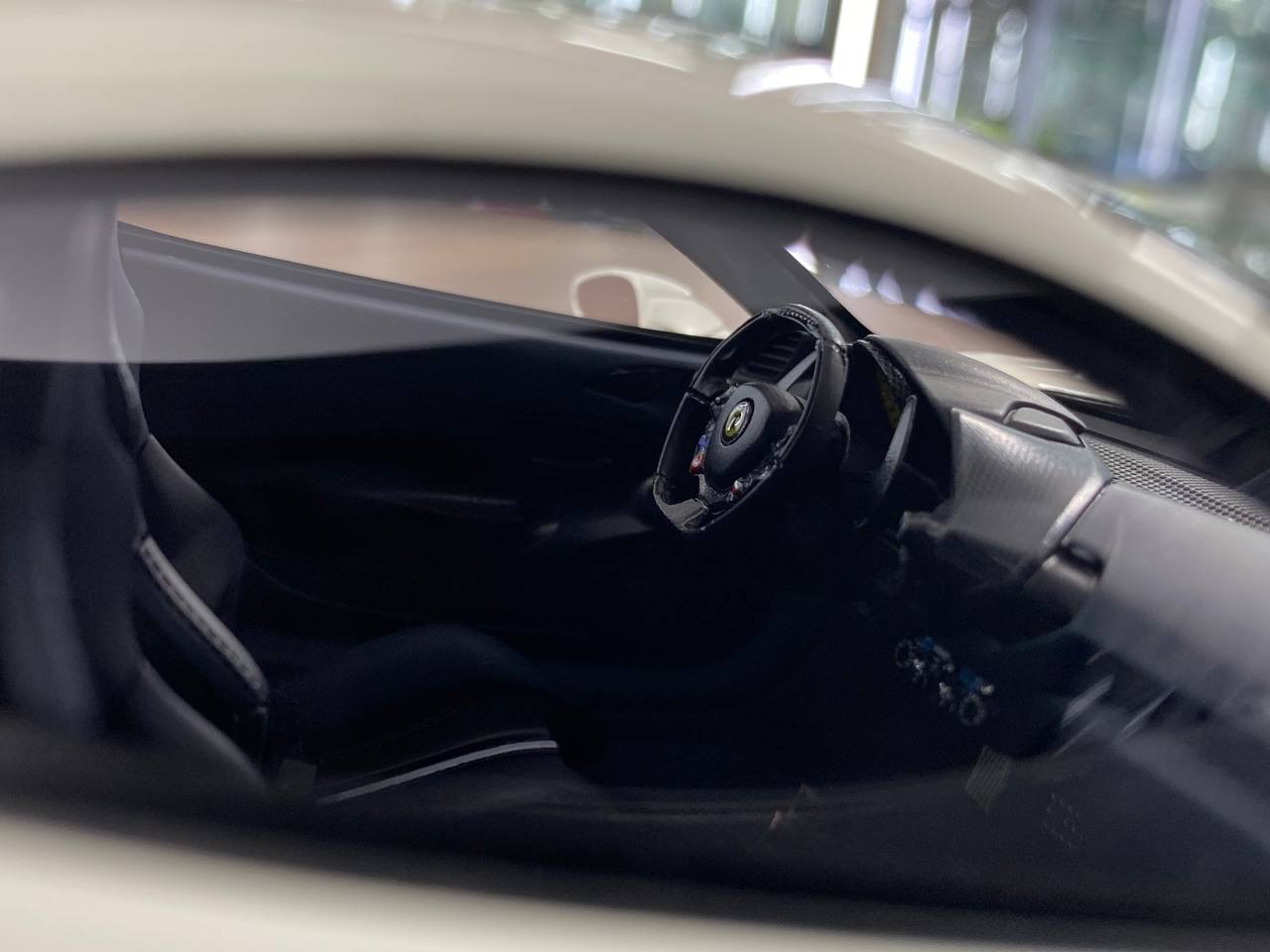 1:18 Resin Model - MR Collection Models Ferrari 488 Pista (White/Black Stripes)