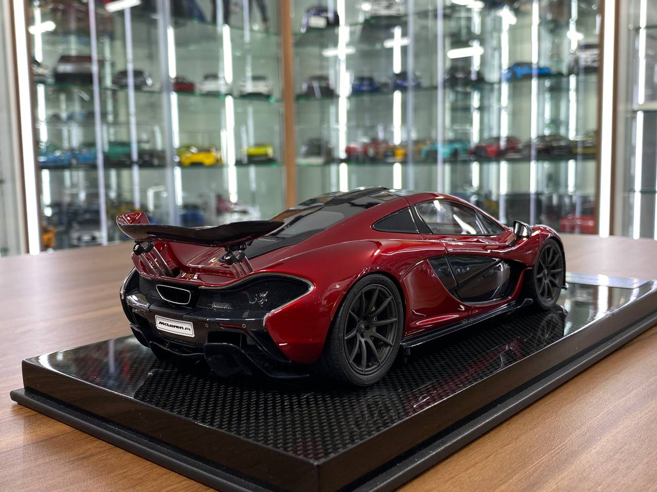 1/18 Resin – Dino McLaren P1 Volcano Red Limited- 30 pcs