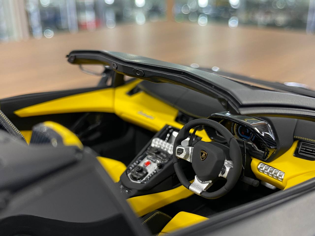 1/18 Resin Davis & Giovanni Lamborghini Aventador LP 720-4 2.0 Roadster in Matt Black with Black/Yellow Interior Limited Edition - 18 pcs