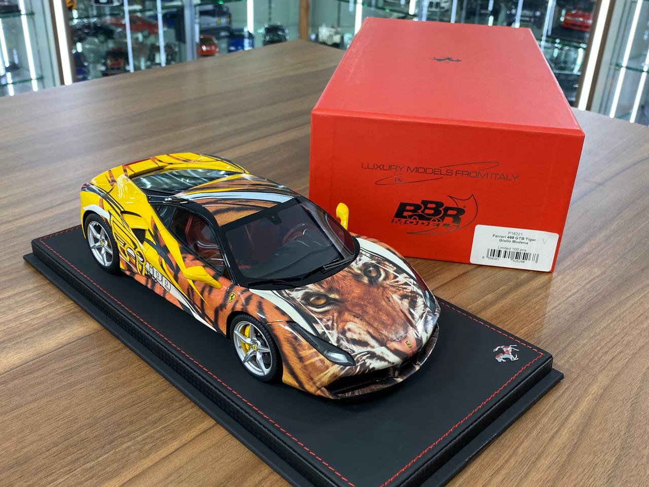 1/18 Resin – BBR Models Ferrari 488 GTB Tiger Giallo Modena Limited Edition:100 pcs