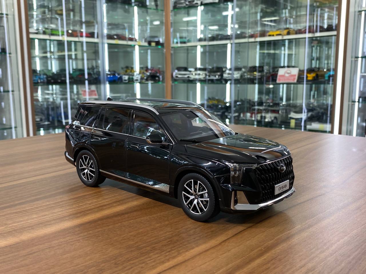 GAC Motor GAC Trumpchi GS8 Second Generation 2022 - 1/18 Diecast Black