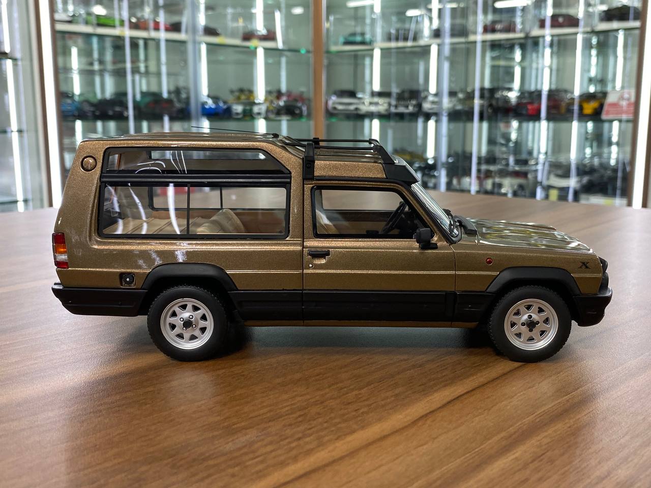 1/18 Resin OTTO Talbot Matra Rancho X - Brown Miniature Car