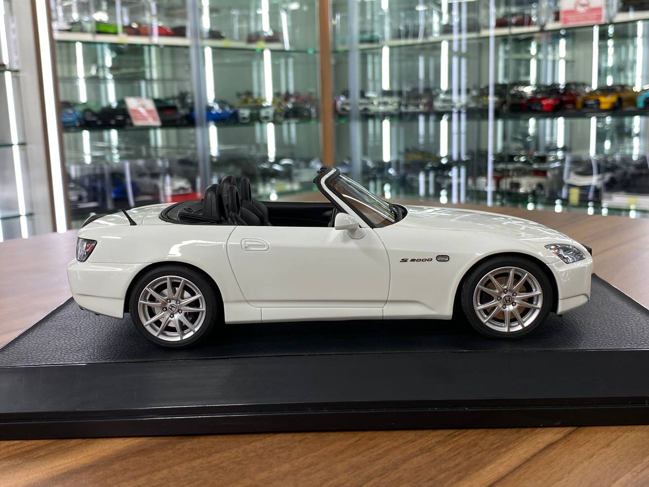 1/18 Resin Honda S2000 White Model Car by Hobby Japan