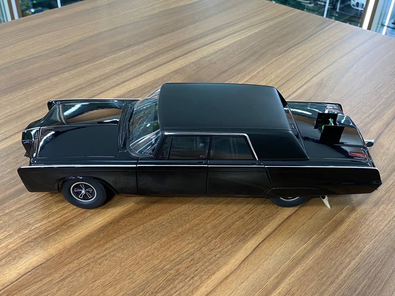 1/18 Diecast Chevrolet Impala Green Hornet Black AUTOart Scale Model Car