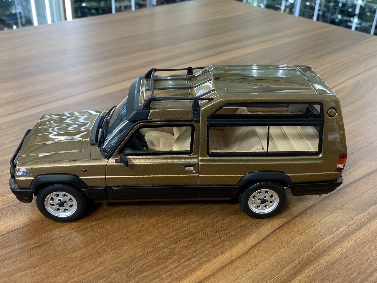 1/18 Resin OTTO Talbot Matra Rancho X - Brown Miniature Car
