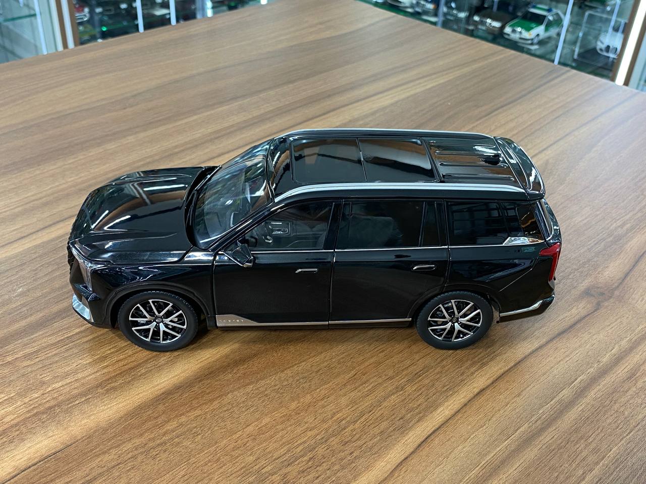 GAC Motor GAC Trumpchi GS8 Second Generation 2022 - 1/18 Diecast Black