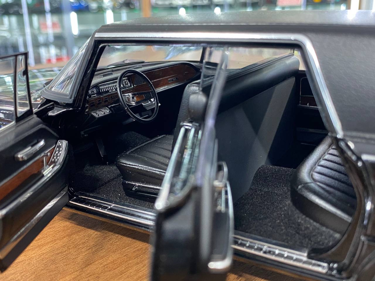 1/18 Diecast Chevrolet Impala Green Hornet Black AUTOart Scale Model Car