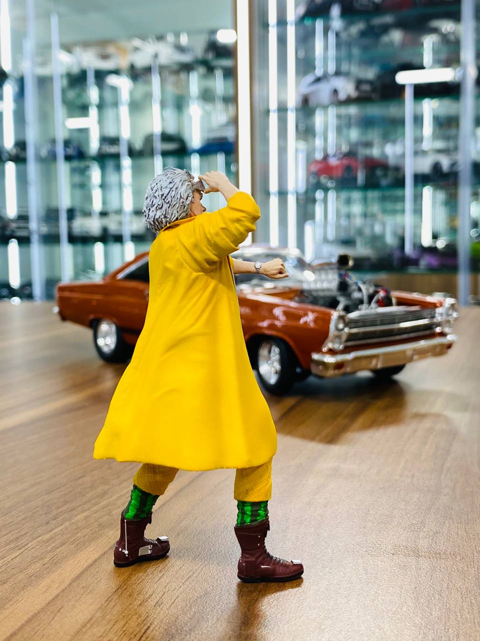 1/18 Scale Action Figure - Back To The Future ( Doc Brown)
