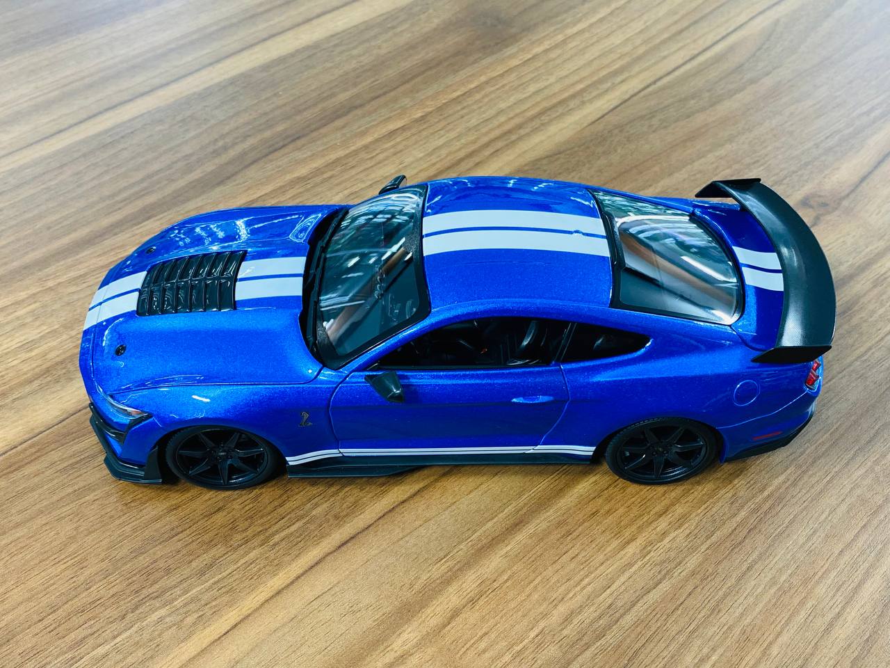 1/18 Diecast Full opening Maisto Ford Mustang Shelby GT500 2020 in Blue