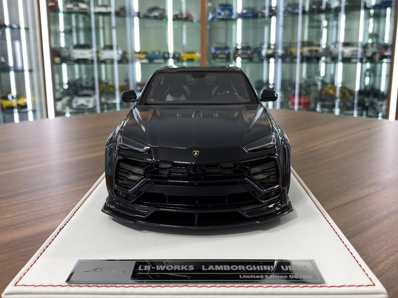 1/18 Resin Model - IVY Model Lamborghini URUS LB Works (Metallic Black)