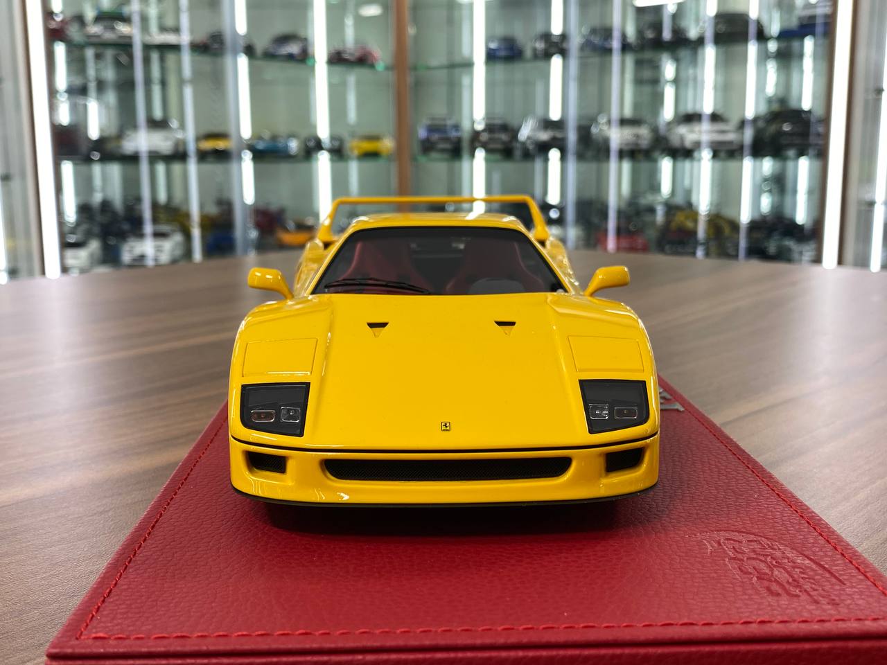 1:18 Resin - BBR Models Ferrari F40 Giallo Modena (Yellow)