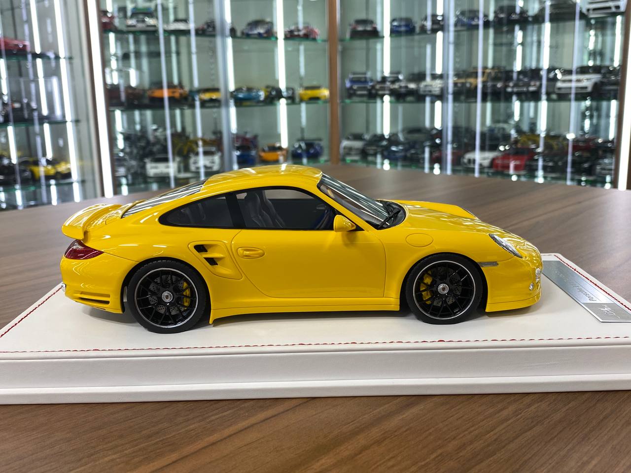 1:18 Resin Porsche 911 Turbo S (997.2) Yellow Exterior with Black Interior Ivy Model