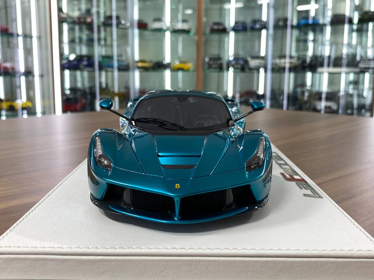 1:18 Resin Model – BBR Deluxe Ferrari LaFerrari – Chrome Blue – Limited to 10 pcs