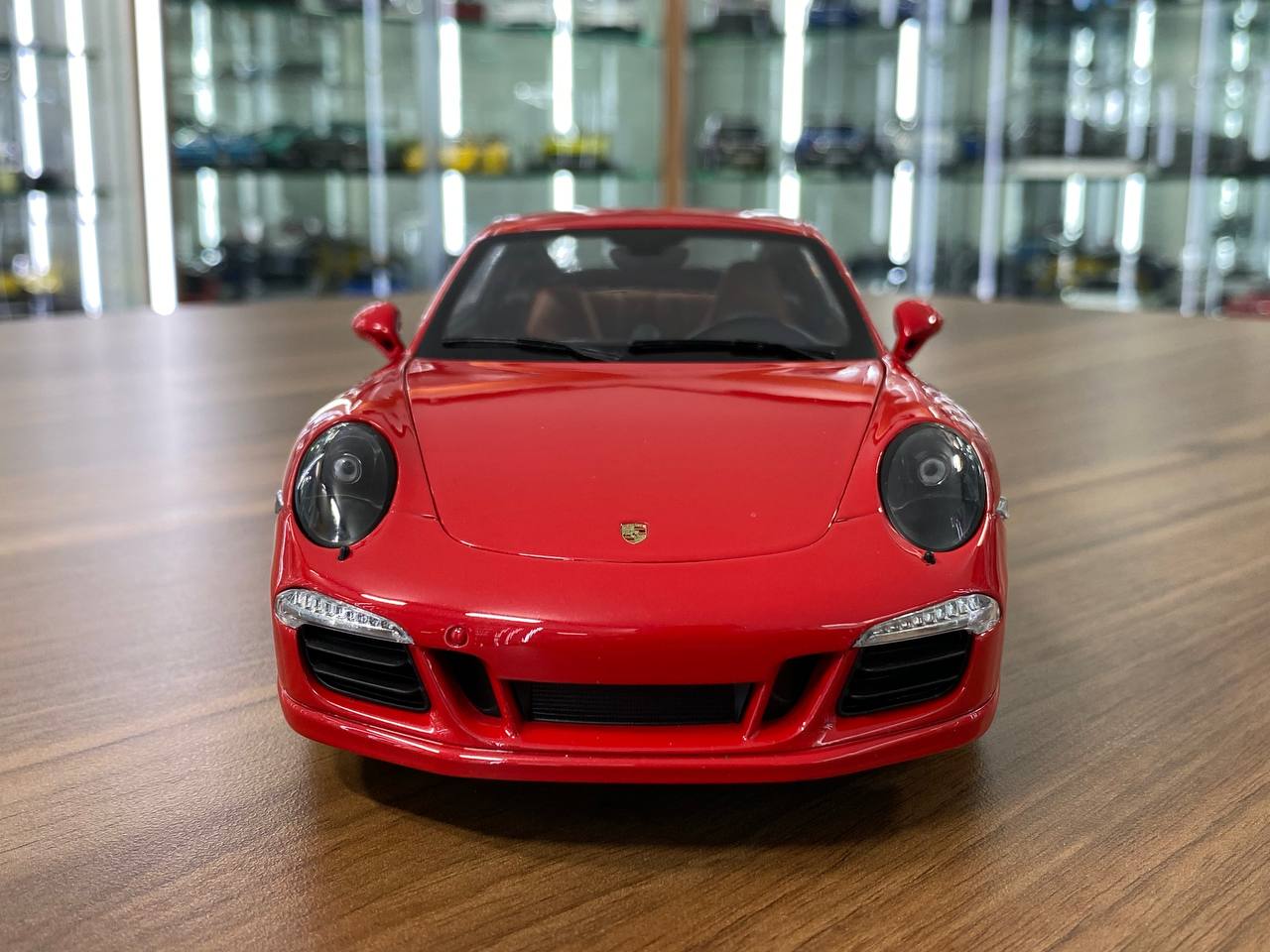 1:18 Diecast Full Opening – NSL Model Porsche 911 Carrera GTS Red Supreme / White Wheels – Limited 299