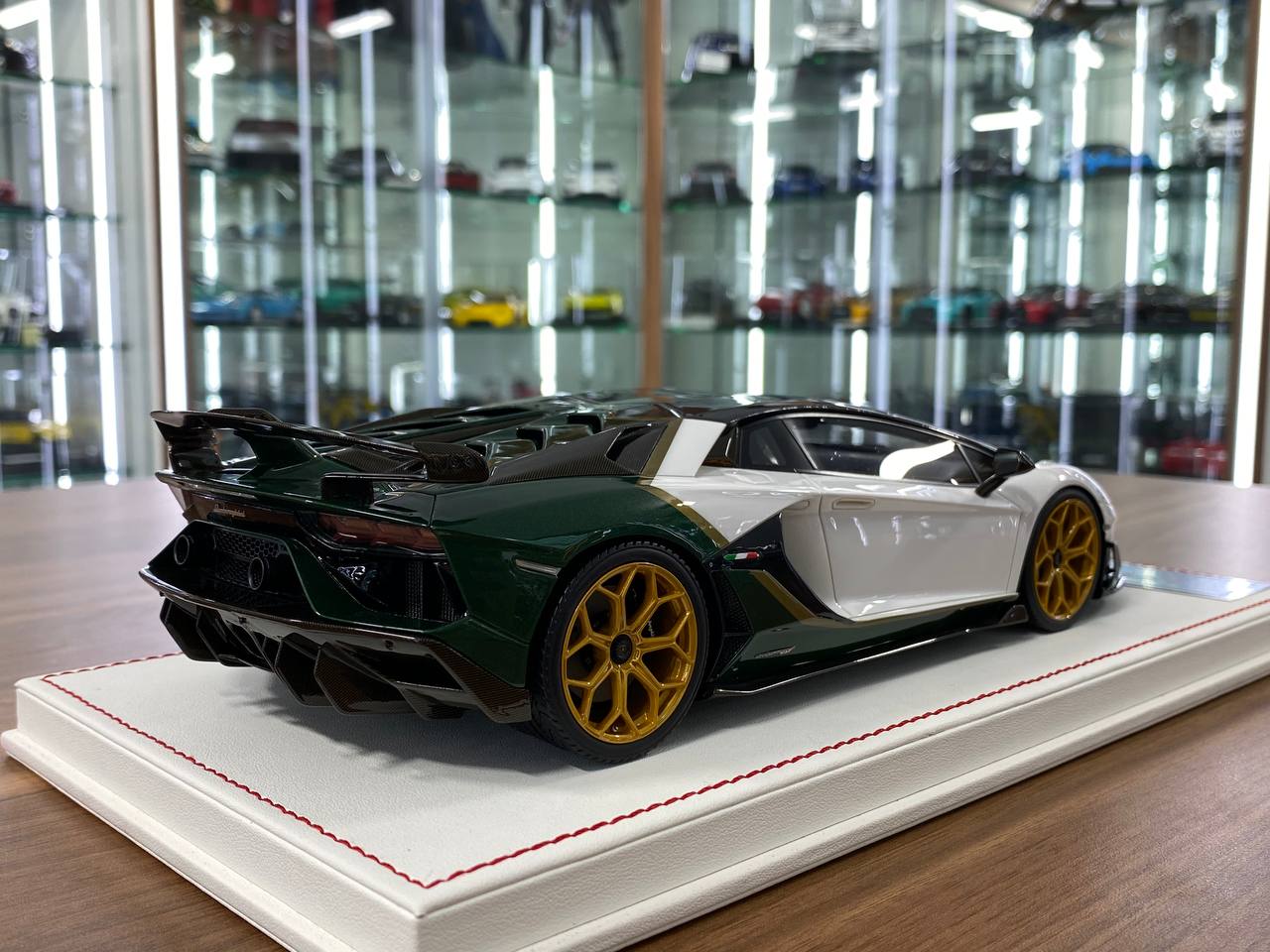 1/18 Resin – Dino Models Lamborghini AVENTADOR SVJ Limited 10 pcs Bianco Aether/Verde Hydra