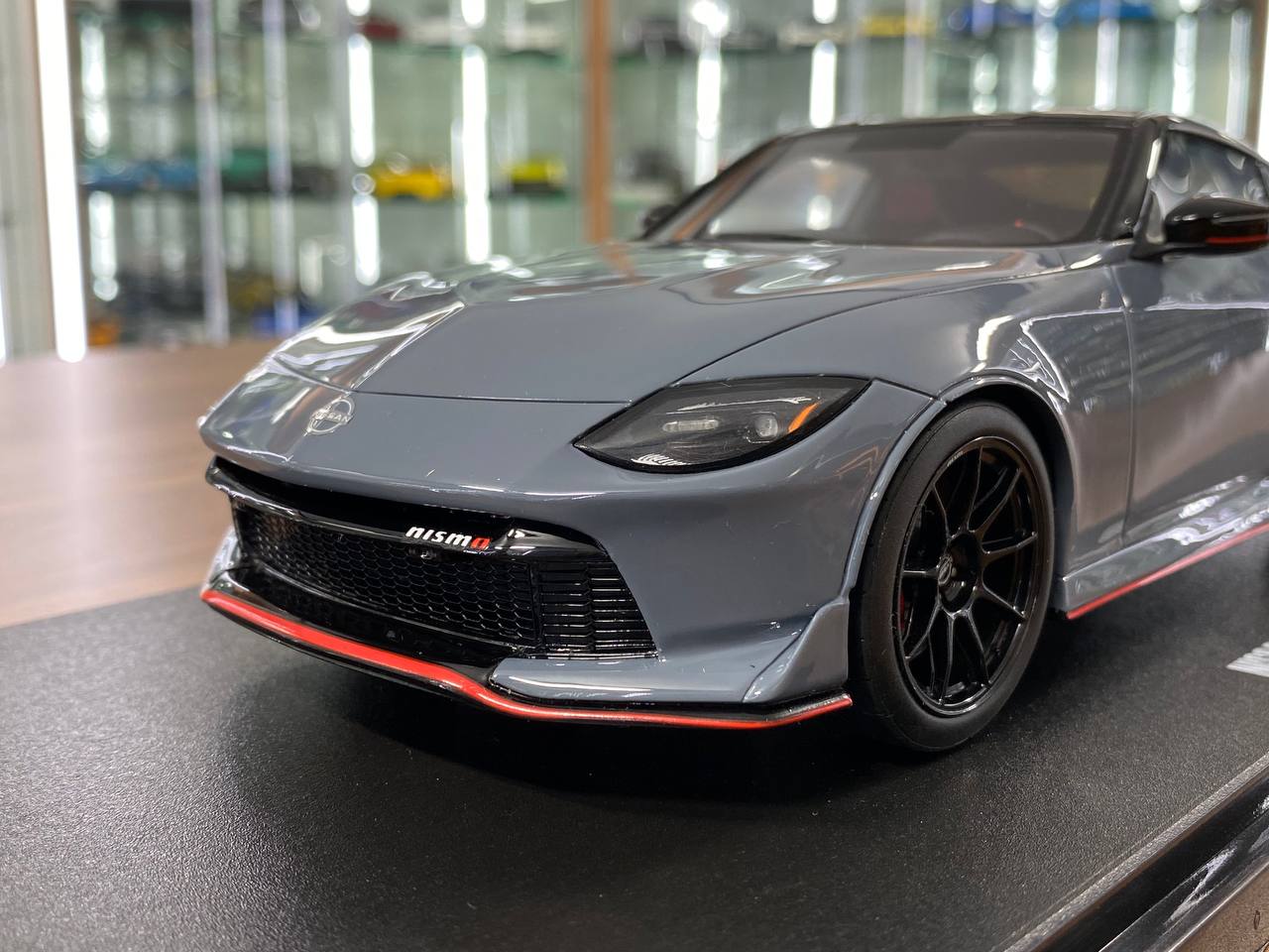 1/18 Resin – GT Spirit Nissan Fairlady Z Nismo Pandem Grey Limited Edition