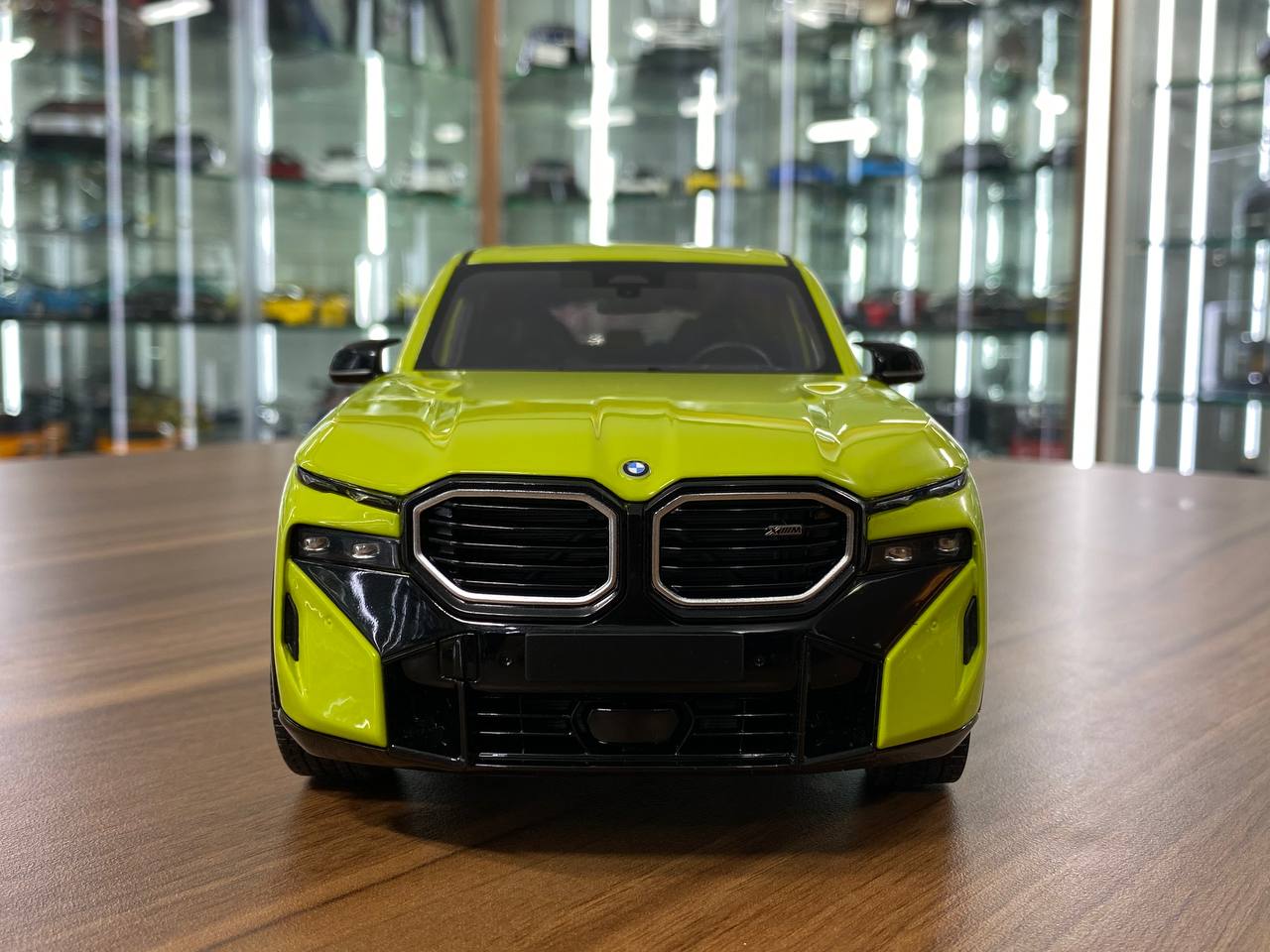1/18 Metal Diecast Model – Minichamps BMW XM 2023 in Yellow