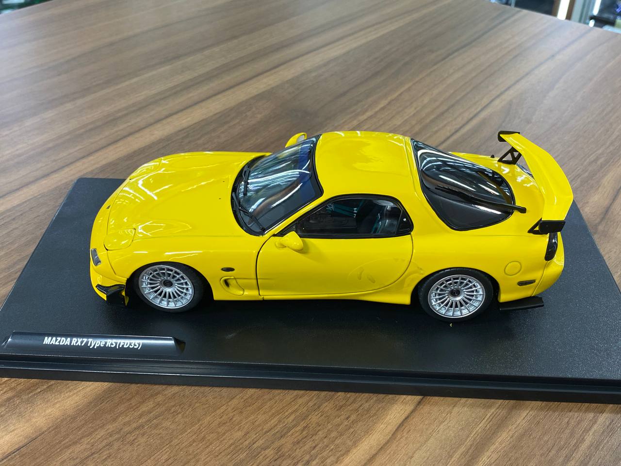 1/18 Diecast Doors opening Solido Mazda RX7 FD RS Streetfighters 1994 Yellow