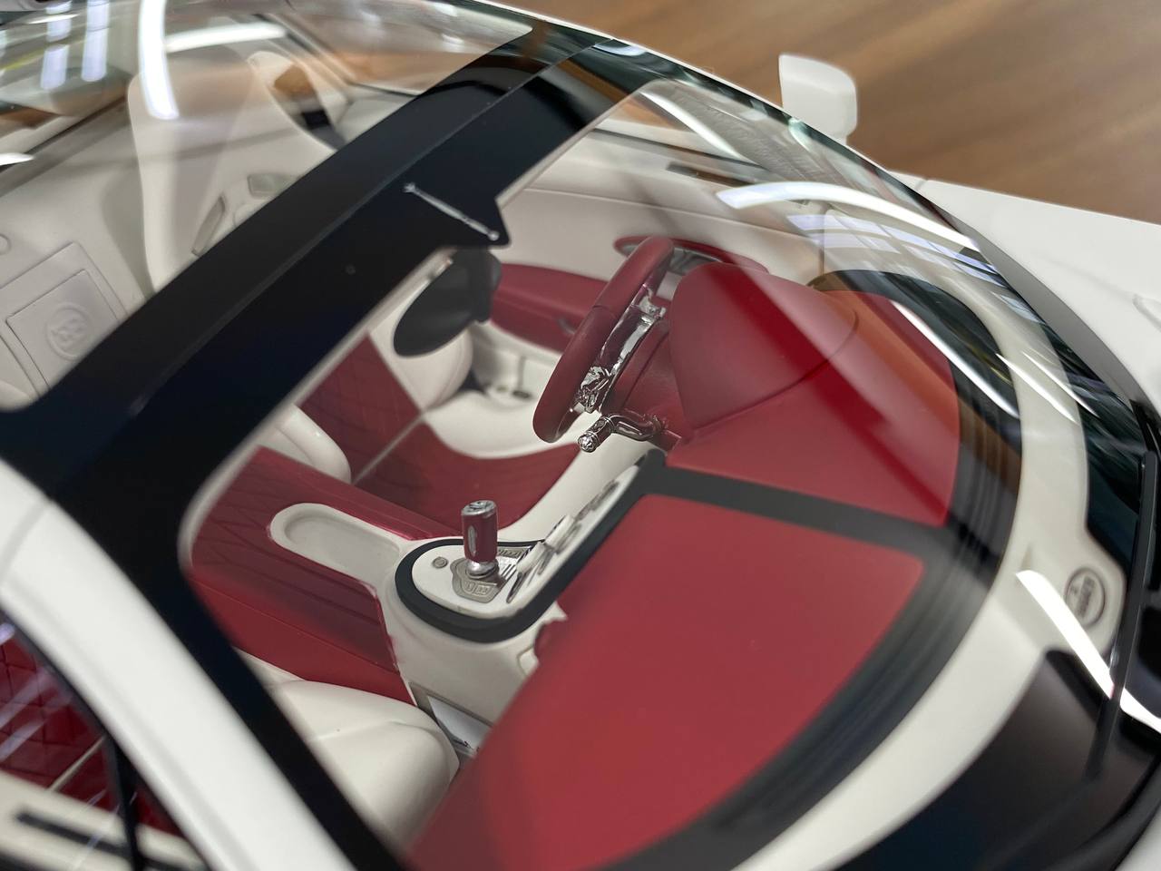 1/18 Resin Model – H&H Bugatti Veyron Grand Sport 16.4 Matte White (Limited to 20 pcs)