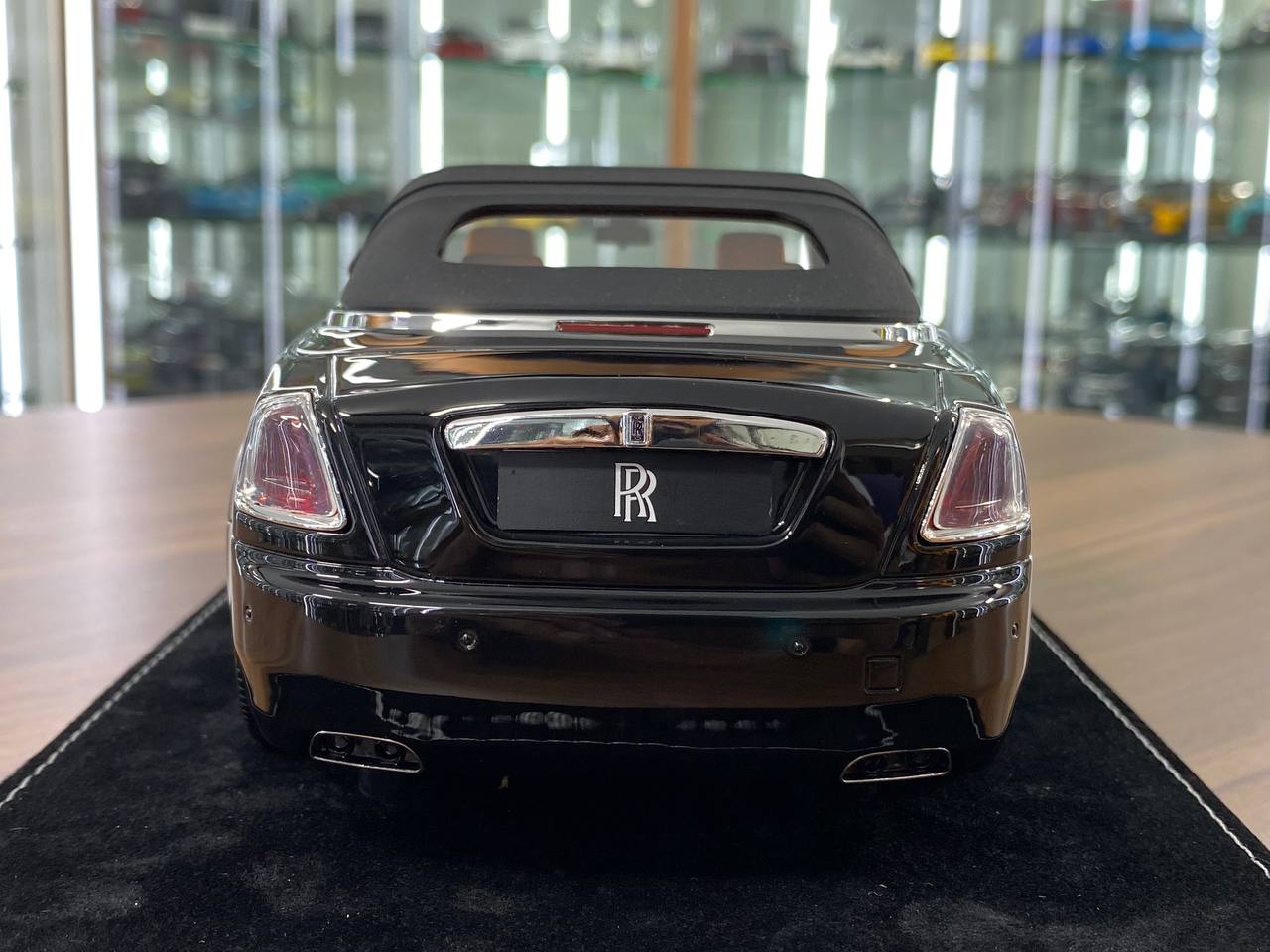 1/18 Resin Rolls Royce Dawn – Black/Silver | H&H | Limited Edition 30 pcs