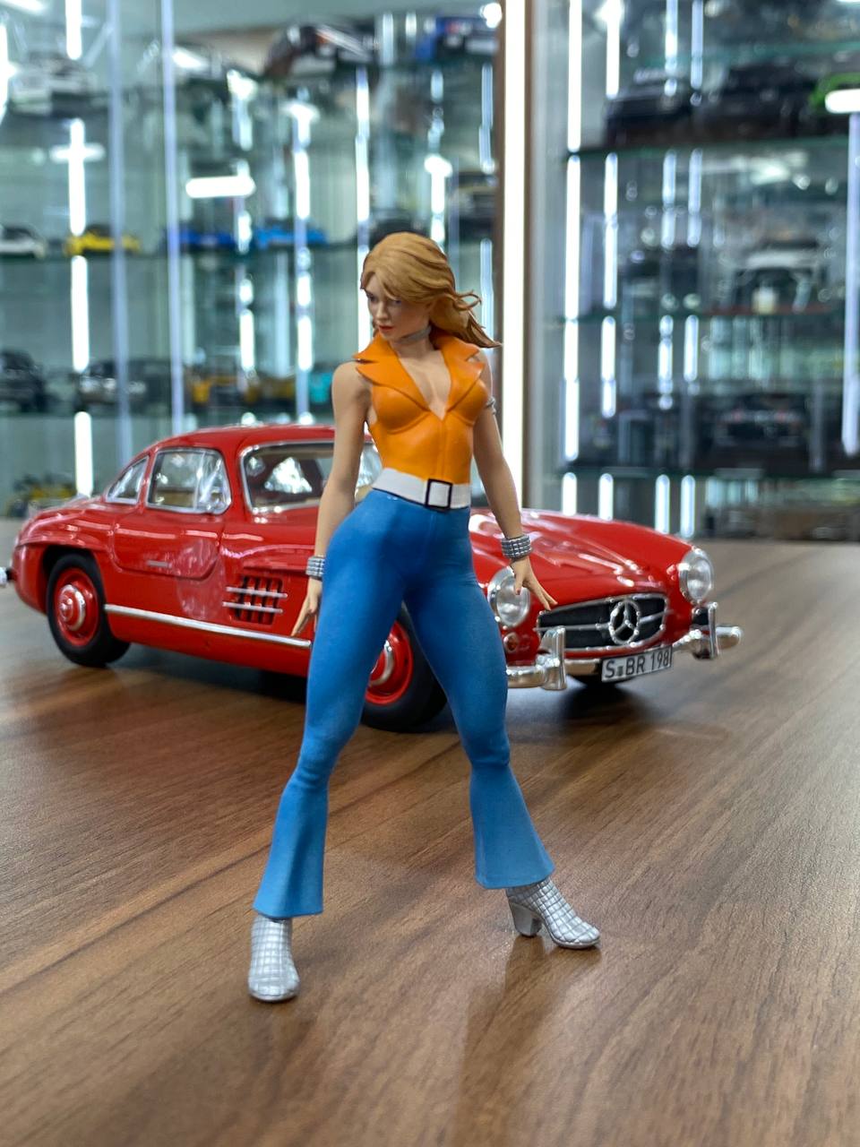 1/18 Resin Scale Figure (Hand Made / Painted) Dazzler ( X Men ) orange / blue dress