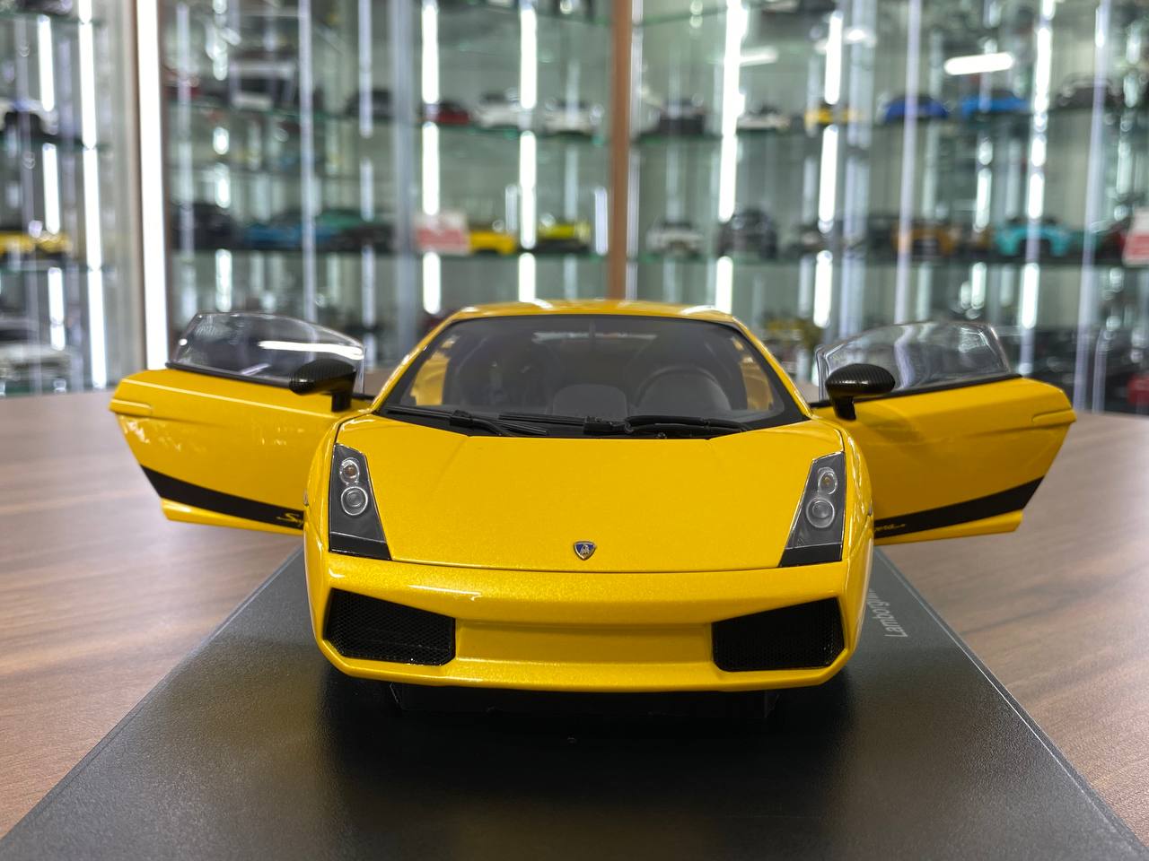 1/18 Diecast Lamborghini Gallardo Superleggera – Metallic Yellow | AUTOart | Full Opening