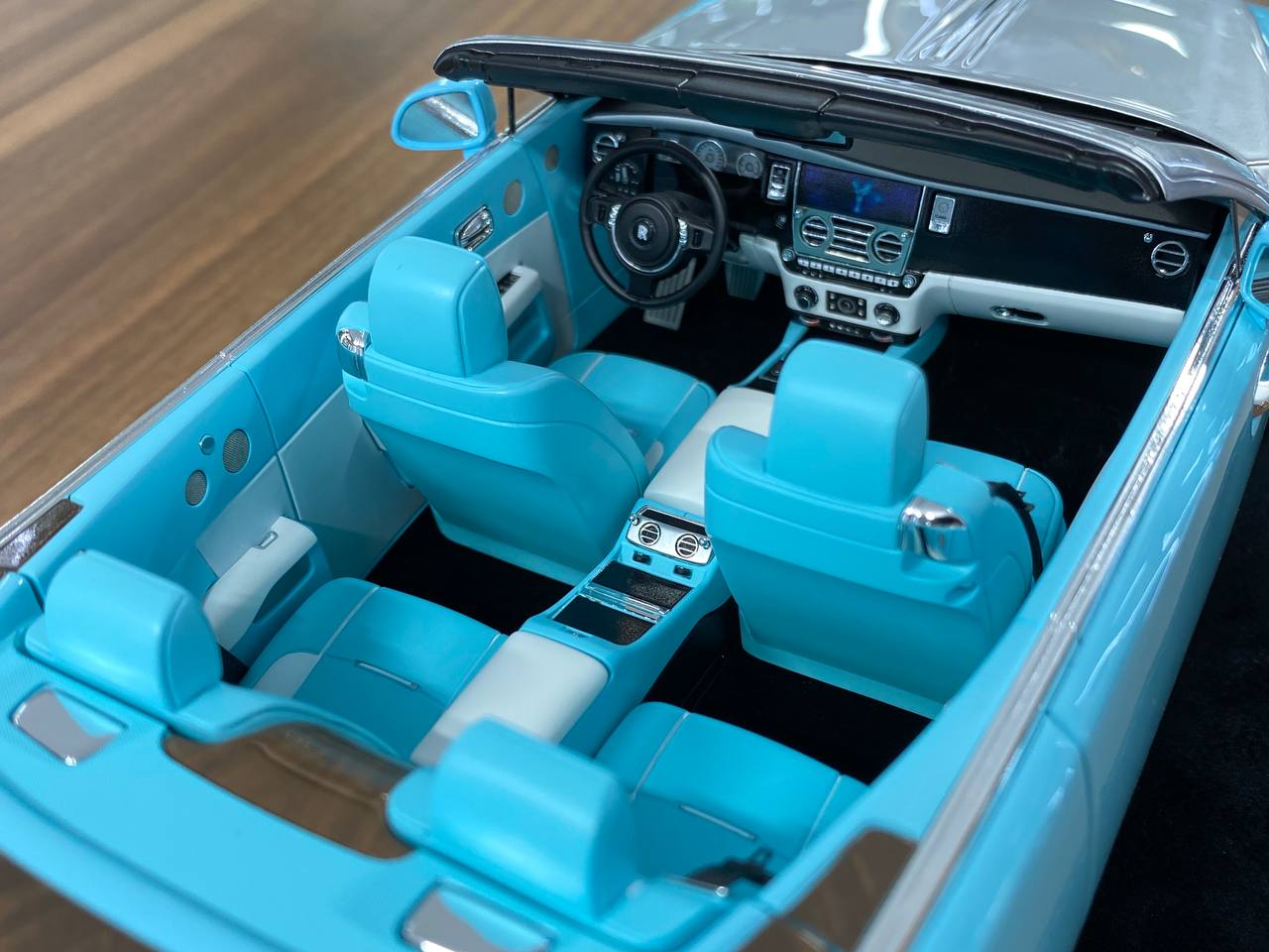 1/18 Resin Model – Rolls Royce Dawn | H&H |Tiffany