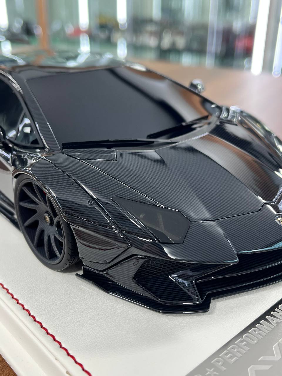 1/18 Lamborghini Aventador LP700/4 SV LB Performance – Resin | Carbon/White | Davis & Giovanni | 1 of 1