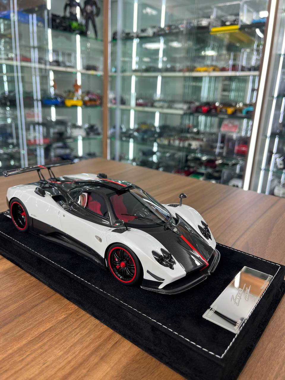 1/18 H&H Pagani Zonda Cinque Resin Model White/Carbon Fiber | Limited 30 pcs