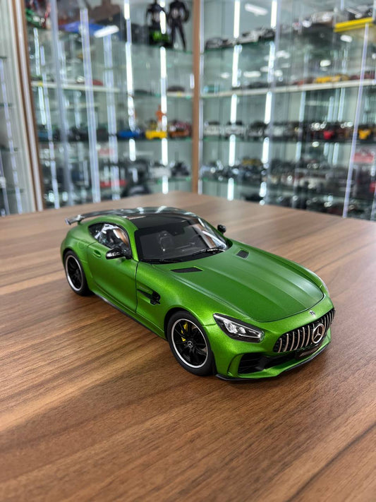 1/18 Diecast Norev Mercedes-Benz AMG GT Black Series – Green Hell Magno |