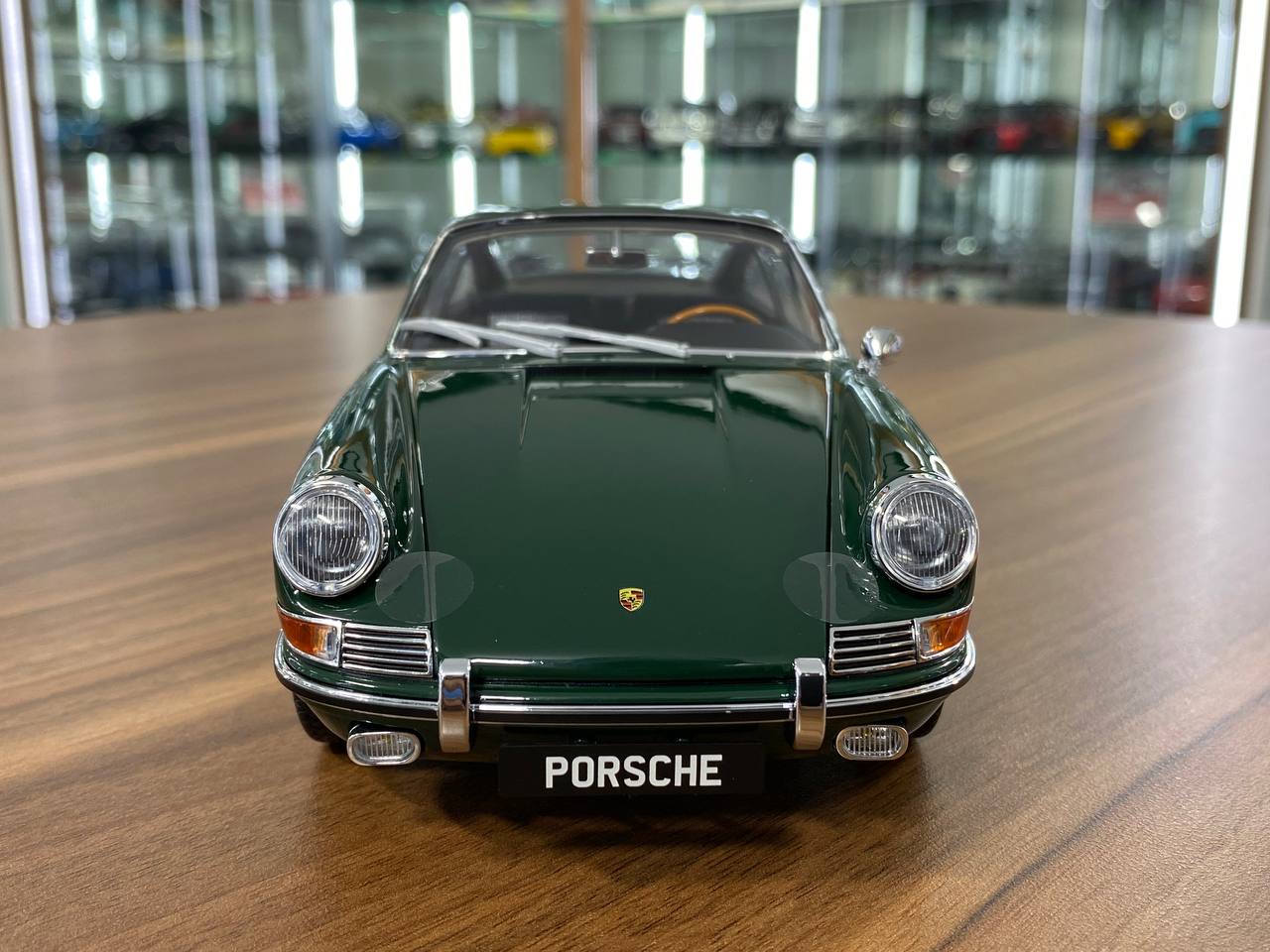 1/18 KYOSHO Porsche 911 (901) Irish Green | Full-Opening Diecast Model