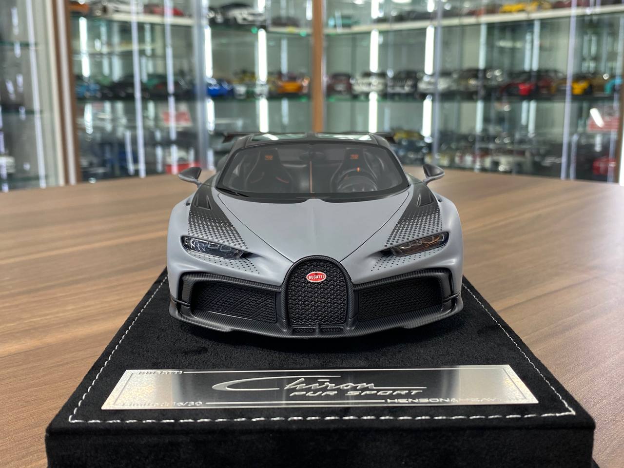 1:18 H&H Bugatti Chiron Pur Sport Grand Prix Jet Grey | Limited 30 pcs