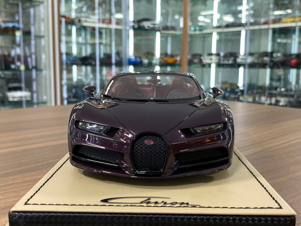 ★ 1:18 MR Collection Bugatti Chiron Sky View – Red Carbon / Black – Limited Edition