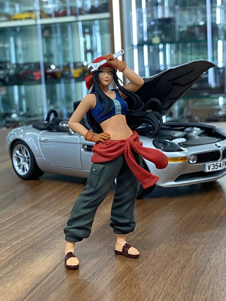 1/18 Resin - Female Mechanic (Hand Made / Painted) Scale Figure