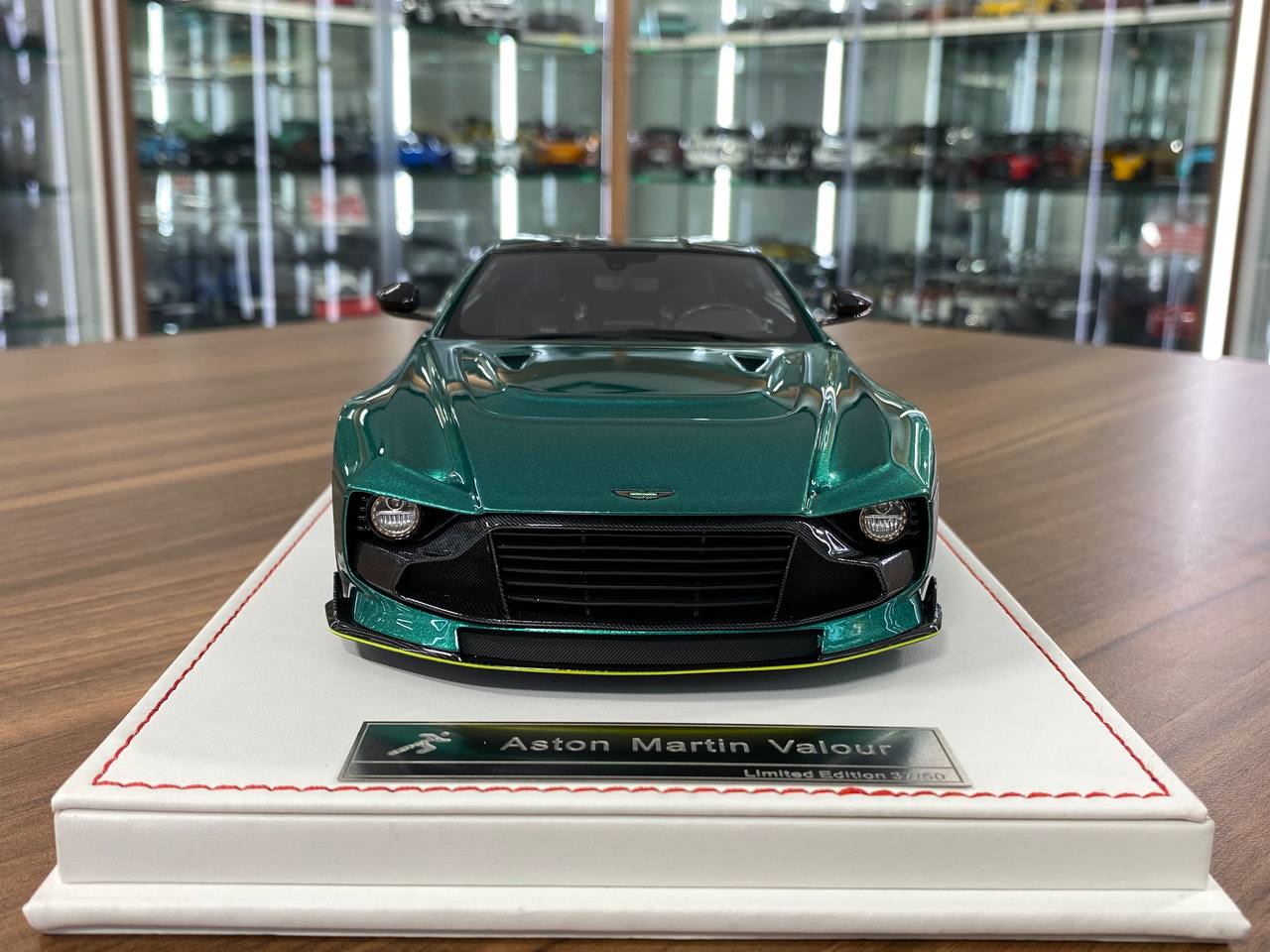 1/18 Resin Aston Martin Valour by Runner Limited 50 pcs Racing Green