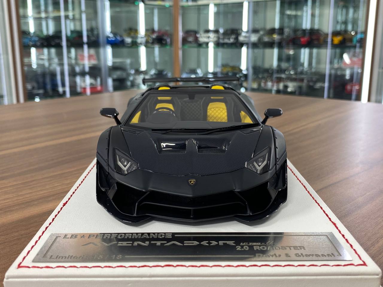 1/18 Resin Davis & Giovanni Lamborghini Aventador LP 720-4 2.0 Roadster in Matt Black with Black/Yellow Interior Limited Edition - 18 pcs