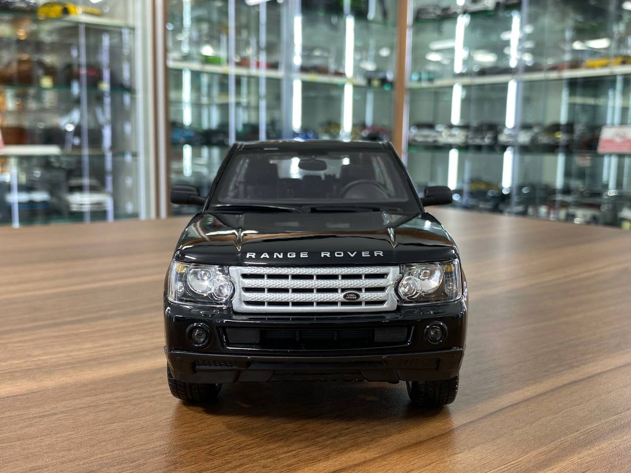 1/18 Diecast Bburago Land Rover - Range Rover Sport (Black) Scale Model Car
