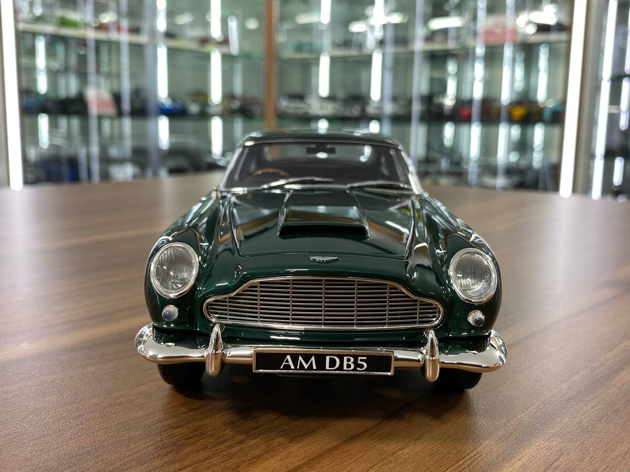 Xiaoguang Models Aston Martin DB5 1/18 Diecast Green full opening limited 100 pcs