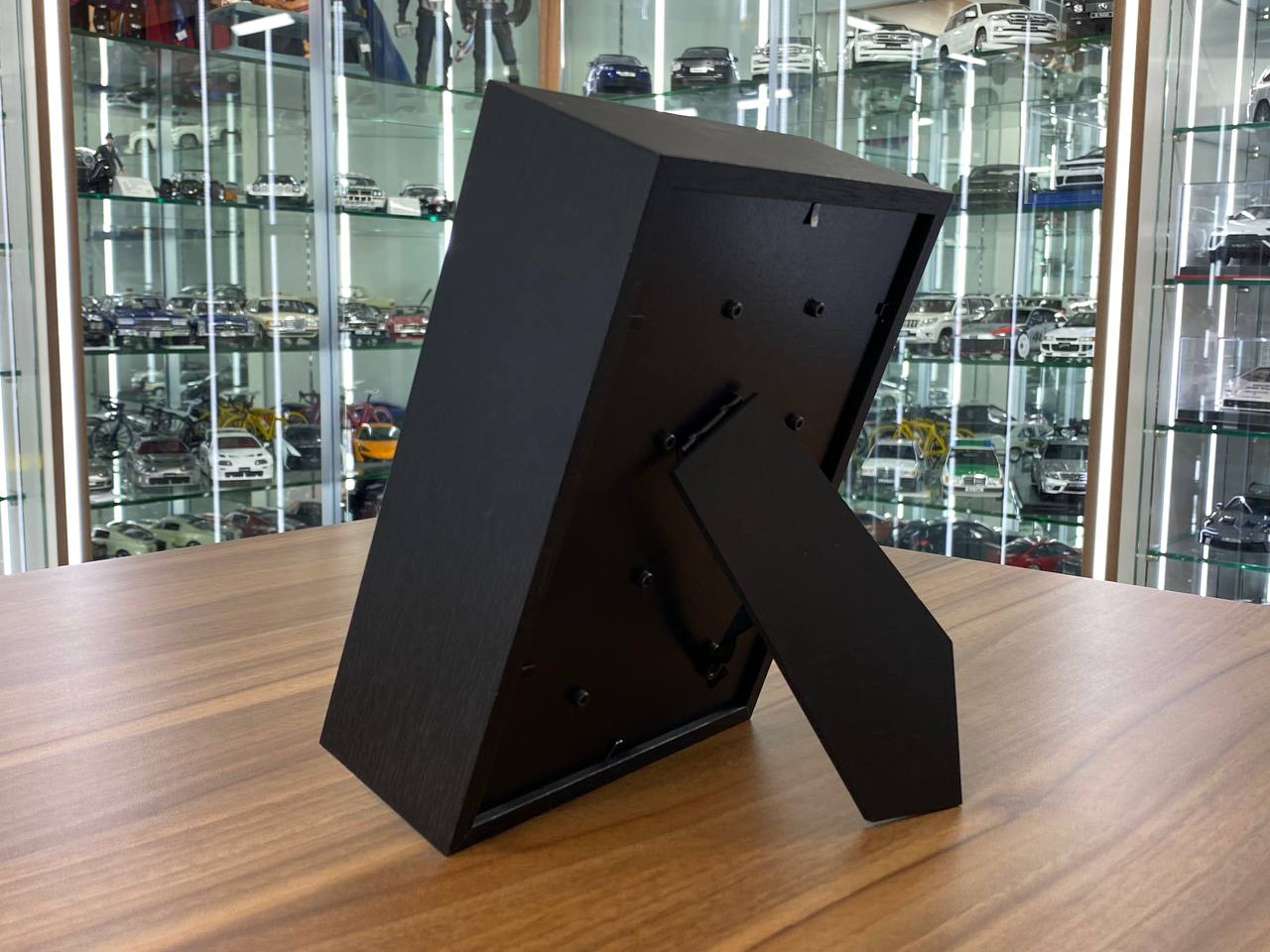 1/18 Resin Nissan Skyline R34 Bumper Display Frame by Motor Helix