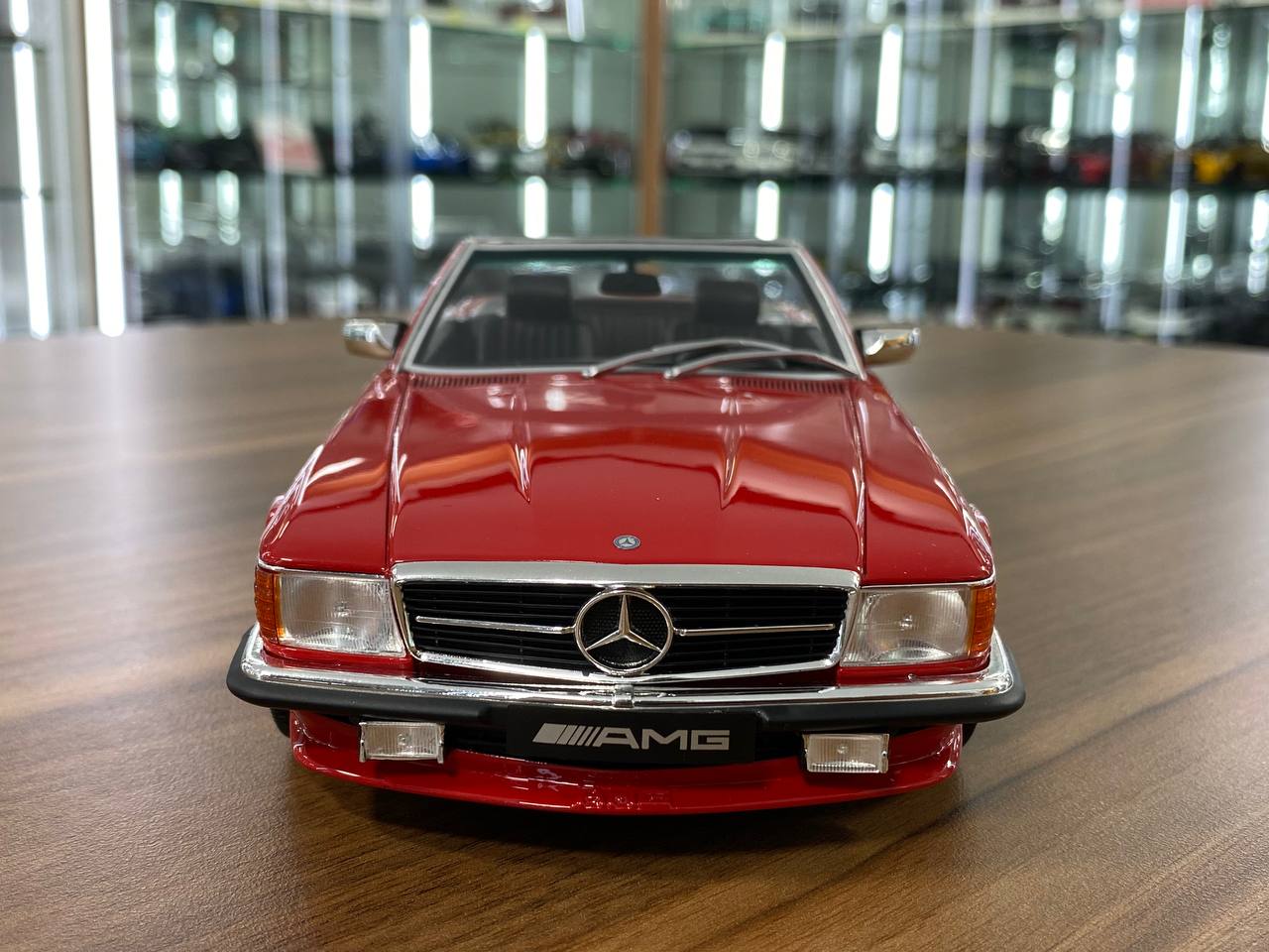 1/18 Mercedes-Benz 500 SL AMG R107 Red by Otto