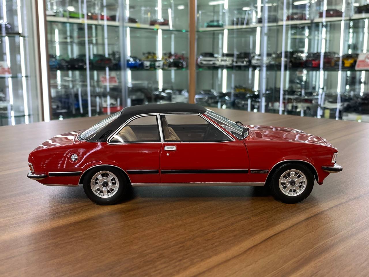 1/18 Resin OTTO Opel Commodore GS/E - Red Miniature Car