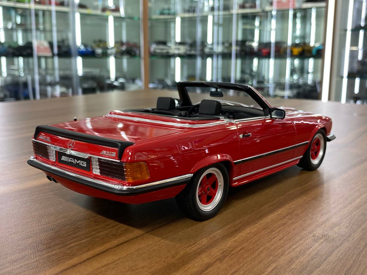 1/18 Mercedes-Benz 500 SL AMG R107 Red by Otto