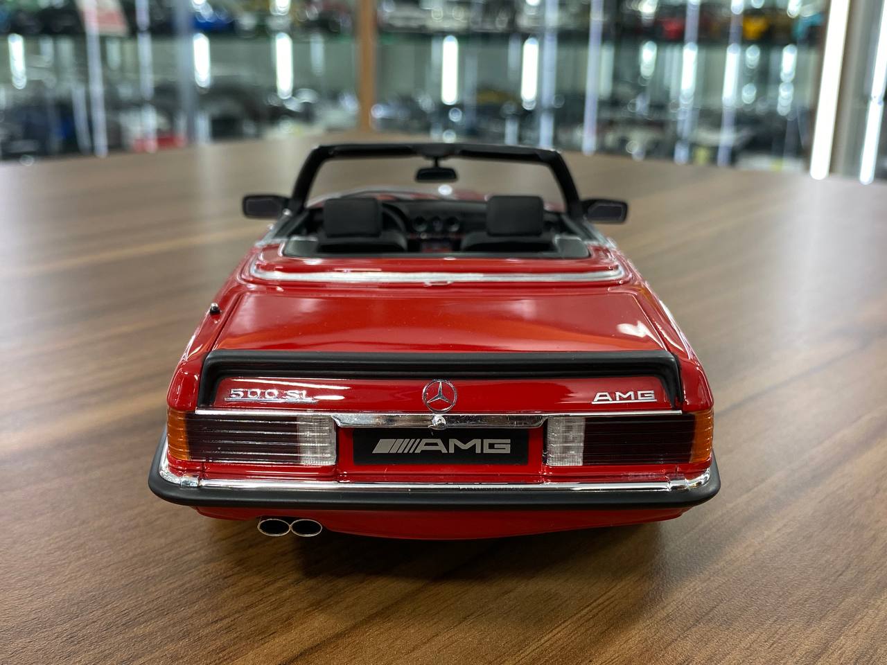 1/18 Mercedes-Benz 500 SL AMG R107 Red by Otto