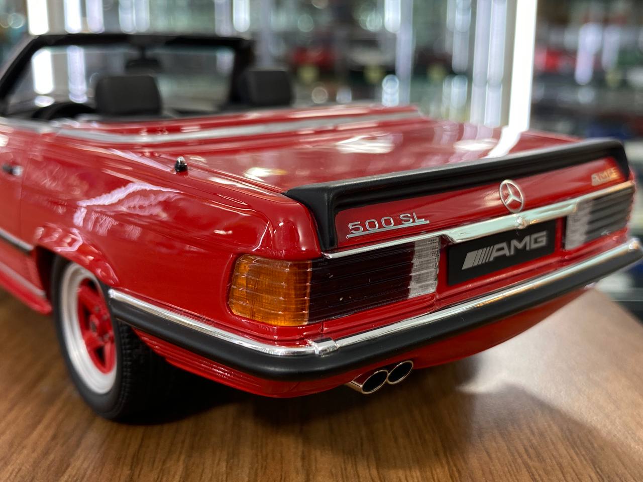 1/18 Mercedes-Benz 500 SL AMG R107 Red by Otto
