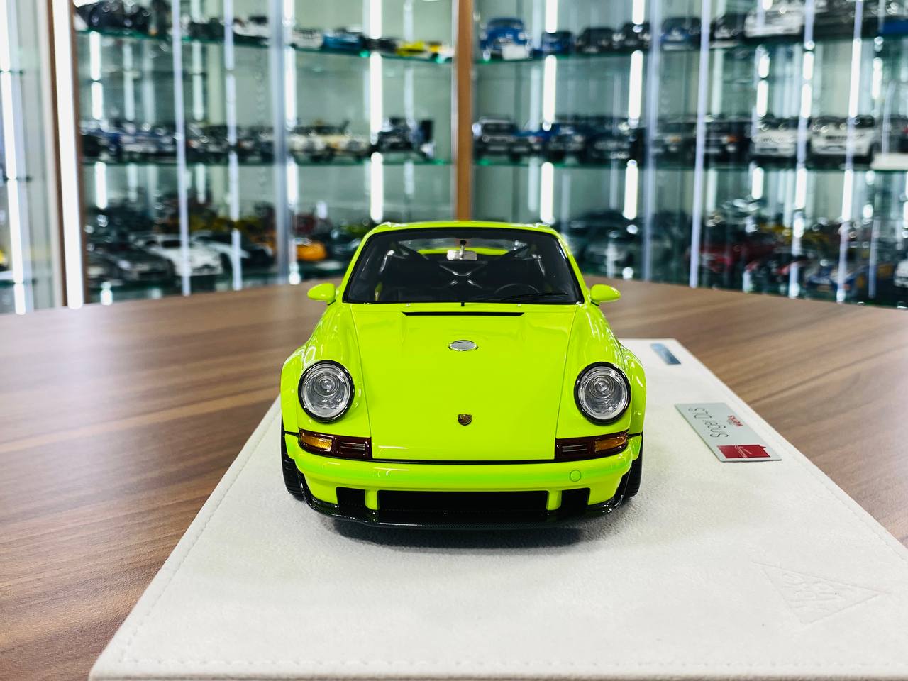 1/18 Resin Porsche 911 Singer DLS Green Limited 30 Pcs by Make Up
